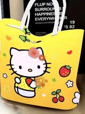 Sanrio Hello Kitty Tote Bag for Women, Featuring a Cute Cartoon Design - NEW